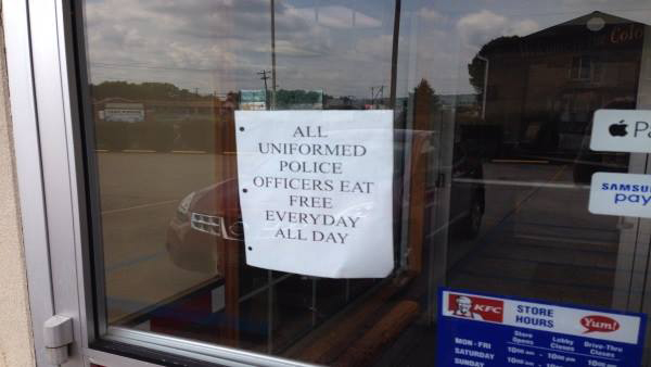 KFC sign law enforcement eats free